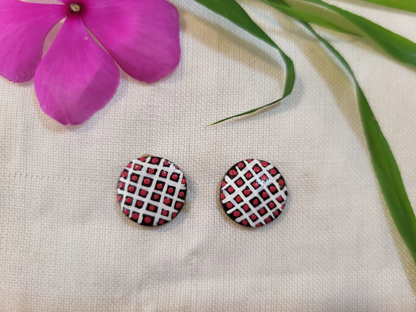 Crimson Grid Lattice Stud Earrings – 1 of 1